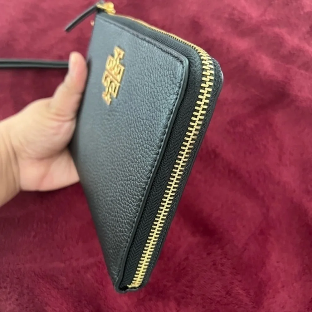 TORY BURCH• BRITTEN LARGE‎ ZIP POUCH WRISTLET